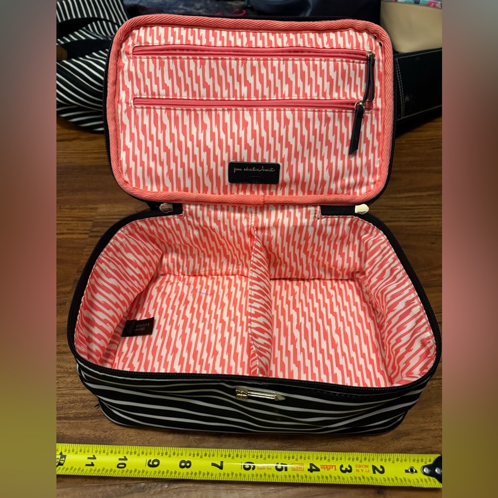 Stella & Dot Beauty Train Case